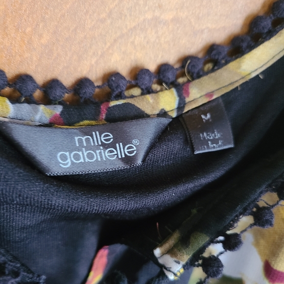 🦩3/$30 Mlle Gabrielle Floral Maxi Dress - size medium - Picture 5 of 6